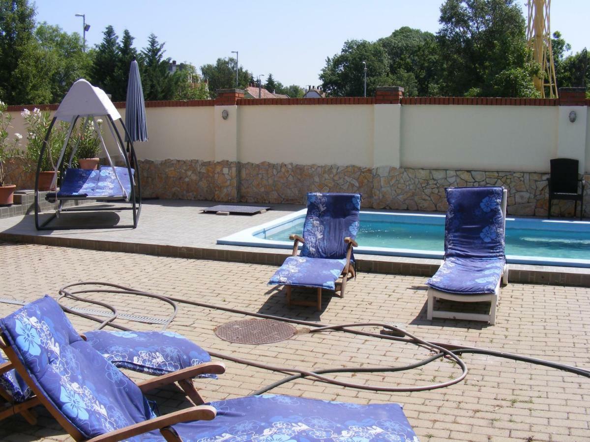 Hotel Pelikan Hódmezővásárhely Exterior foto